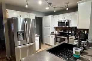 3152 W Crest Ln, Phoenix, AZ 85027 - Photo 1