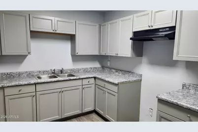 7561 N 27th Avenue, Phoenix, AZ 85051 - Photo 1