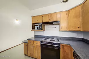 450 W Earll Dr, Phoenix, AZ 85013 - Photo 15