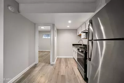 3025 N 32nd Street #Apt 50, Phoenix, AZ 85018 - Photo 5