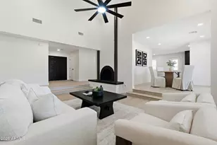 129 E Citation Ln, Tempe, AZ 85284 - Photo 11