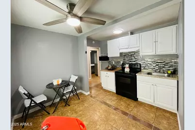 3720 W Mauna Loa Lane #Studio, Phoenix, AZ 85053 - Photo 9