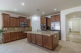 27005 N 81st Ave, Peoria, AZ 85383 - Photo 7