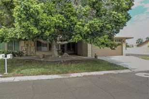 12166 S Shoshoni Dr, Phoenix, AZ 85044 - Photo 1