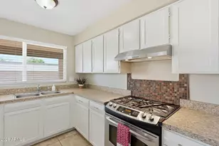 1323 W Morrow Dr, Phoenix, AZ 85027 - Photo 13