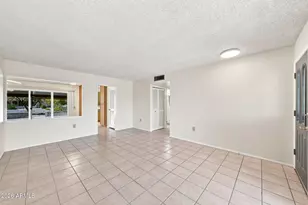 9421 W Glen Oaks Cir N, Sun City, AZ 85351 - Photo 7