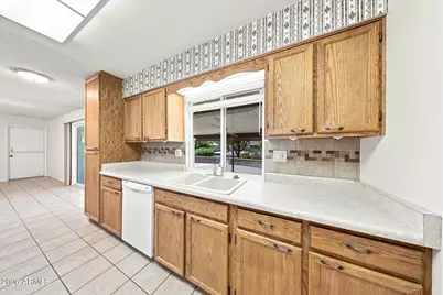 9421 W Glen Oaks Circle N, Sun City, AZ 85351 - Photo 17