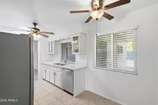 10922 W Santa Fe Dr, Sun City, AZ 85351 - Photo 9