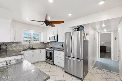 11034 N Coggins Drive, Sun City, AZ 85351 - Photo 17