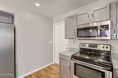 6450 W Golden Lane, Glendale, AZ 85302 - Photo 17