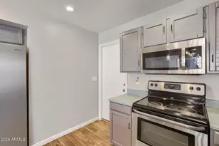 6450 W Golden Ln, Glendale, AZ 85302 - Photo 17