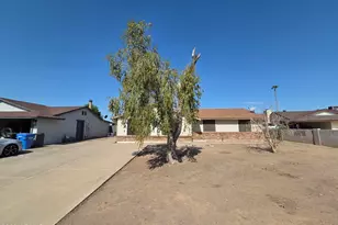 1910 N 42nd Dr, Phoenix, AZ 85009 - Photo 1
