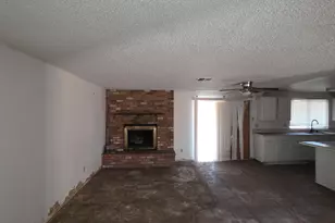 1910 N 42nd Dr, Phoenix, AZ 85009 - Photo 3