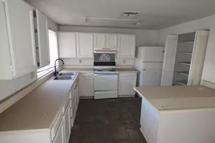 1910 N 42nd Dr, Phoenix, AZ 85009 - Photo 5