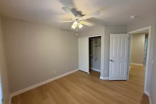 7819 S 22nd Ln, Phoenix, AZ 85041 - Photo 31