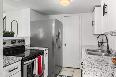 4627 E Southgate Avenue, Phoenix, AZ 85040 - Photo 3