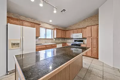 15110 N 140th Avenue, Surprise, AZ 85379 - Photo 5