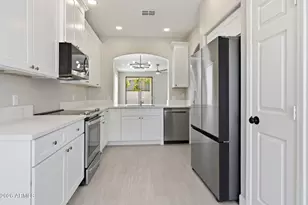 1049 E Susan Ln, Tempe, AZ 85288 - Photo 9