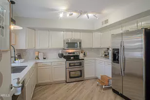 2524 W Hedgehog Pl, Phoenix, AZ 85085 - Photo 13