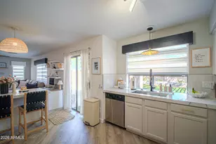 2524 W Hedgehog Pl, Phoenix, AZ 85085 - Photo 15