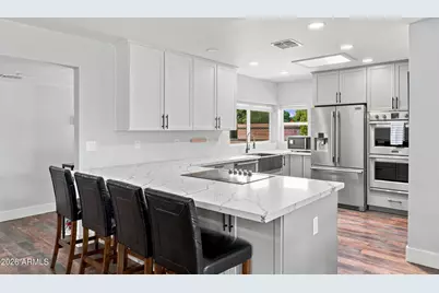 702 E Desert Park Lane, Phoenix, AZ 85020 - Photo 3