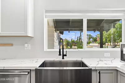 702 E Desert Park Lane, Phoenix, AZ 85020 - Photo 19