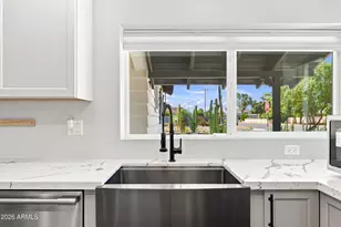 702 E Desert Park Ln, Phoenix, AZ 85020 - Photo 19