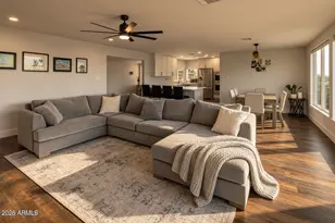 702 E Desert Park Ln, Phoenix, AZ 85020 - Photo 17