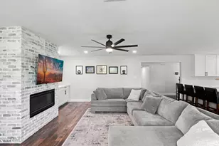 702 E Desert Park Ln, Phoenix, AZ 85020 - Photo 13
