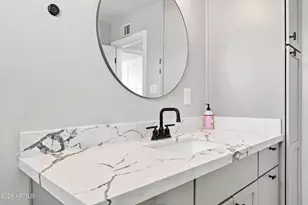 702 E Desert Park Ln, Phoenix, AZ 85020 - Photo 25