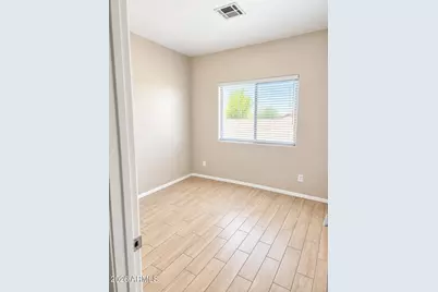5830 S 11th Drive, Phoenix, AZ 85041 - Photo 7