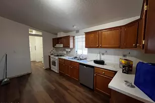 213 Gompers Cir, Morristown, AZ 85342 - Photo 5