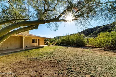 9004 E Grandview Drive, Mesa, AZ 85207 - Photo 1