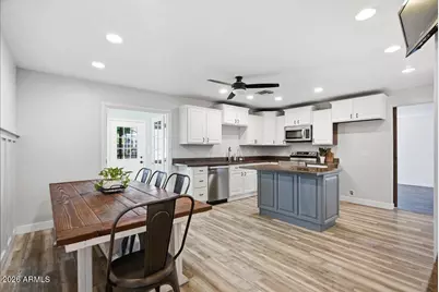 686 W 22nd Avenue, Apache Junction, AZ 85120 - Photo 9