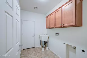17517 W Pinnacle Vis Dr, Surprise, AZ 85387 - Photo 41