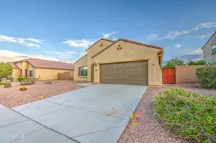 17517 W Pinnacle Vis Dr, Surprise, AZ 85387 - Photo 5