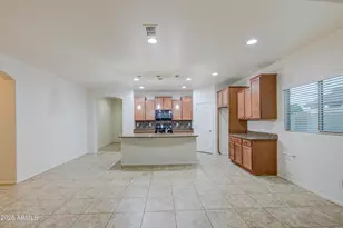 17517 W Pinnacle Vis Dr, Surprise, AZ 85387 - Photo 11