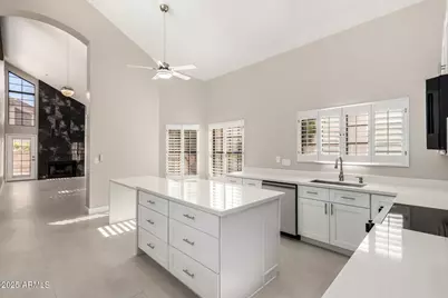 9635 E Sutton Drive, Scottsdale, AZ 85260 - Photo 17