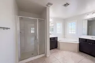 841 E Gary Ln, Phoenix, AZ 85042 - Photo 13