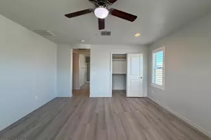 841 E Gary Ln, Phoenix, AZ 85042 - Photo 21