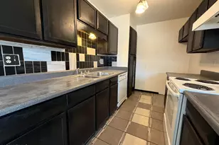 5910 W Golden Ln, Glendale, AZ 85302 - Photo 7