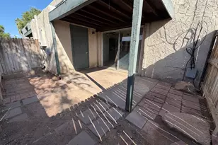 5910 W Golden Ln, Glendale, AZ 85302 - Photo 17