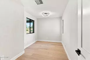 8852 S Lakeshore Dr, Tempe, AZ 85284 - Photo 51