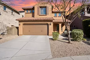 3842 E Cat Balue Dr, Phoenix, AZ 85050 - Photo 1