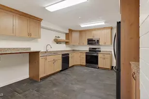 445 W Academy Ave, Colorado City, AZ 86021 - Photo 39
