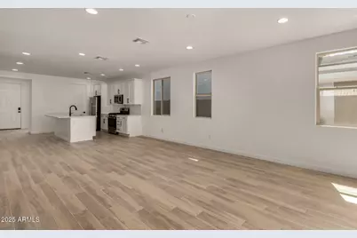 18194 W Elizabeth Avenue, Goodyear, AZ 85338 - Photo 9