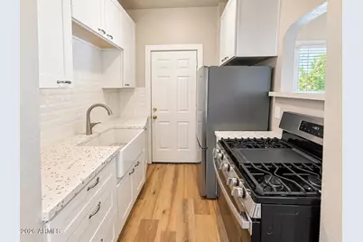 1019 W Woodland Avenue #Apt 4, Phoenix, AZ 85007 - Photo 3
