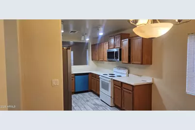 10126 N 116th Lane, Youngtown, AZ 85363 - Photo 9