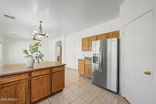 634 E Dekalb Ln, Phoenix, AZ 85040 - Photo 11