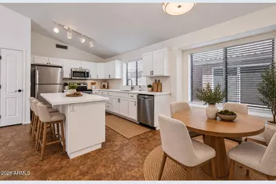 20023 N 22nd Place, Phoenix, AZ 85024 - Photo 11